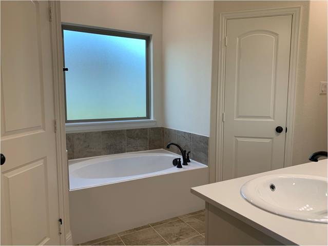Building Photo - 7806 Cottonwood Dr