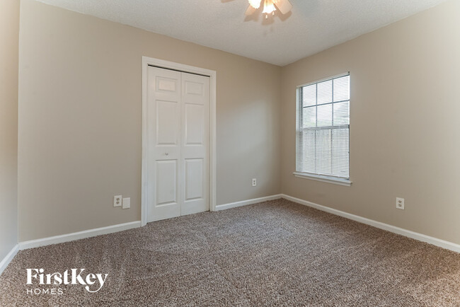 Building Photo - 4576 Antler Hill Dr E
