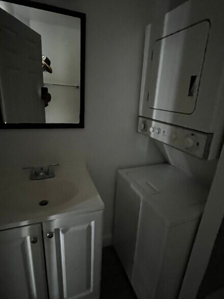 Building Photo - 62 Fayston St