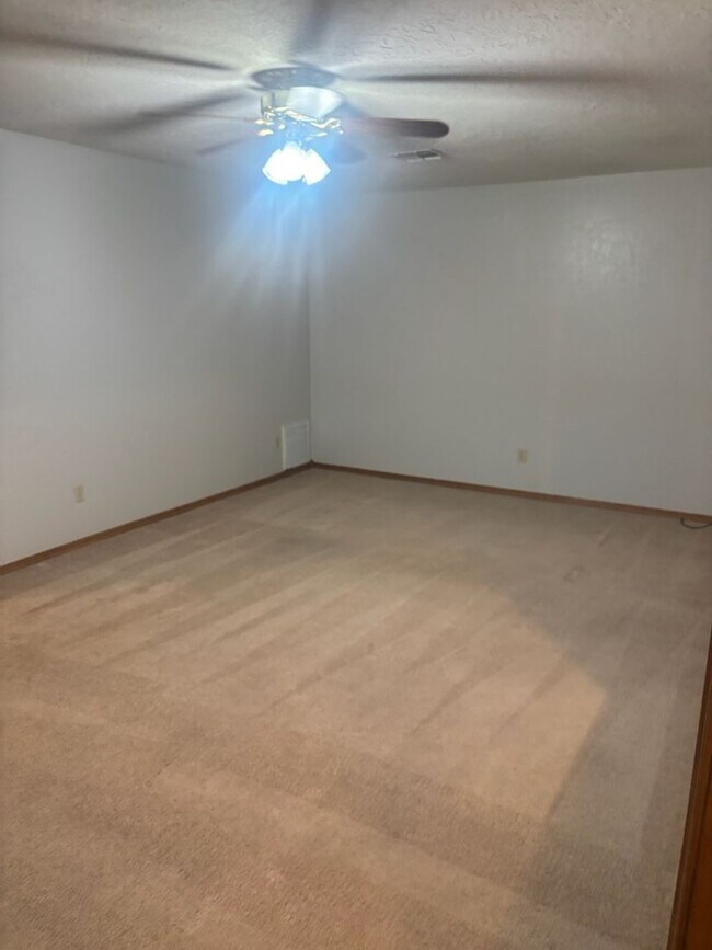 Building Photo - 2 Bed, 2 Bath Duplex in Mountain View Area