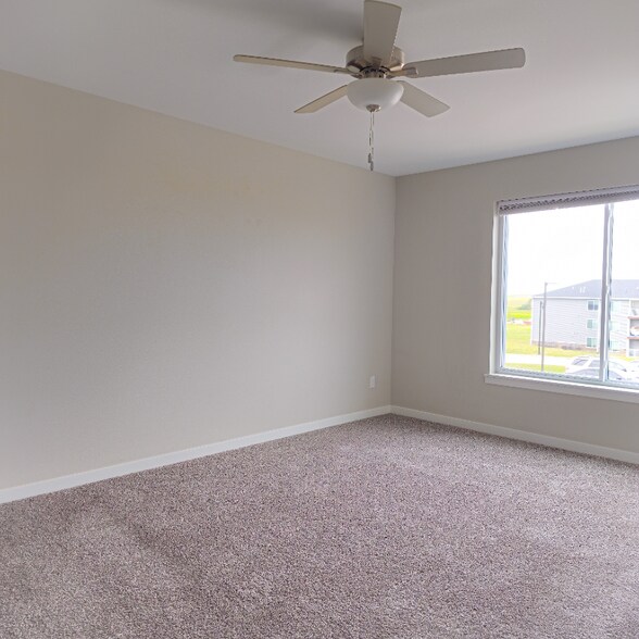 Building Photo - 7069 Crosvik Ct