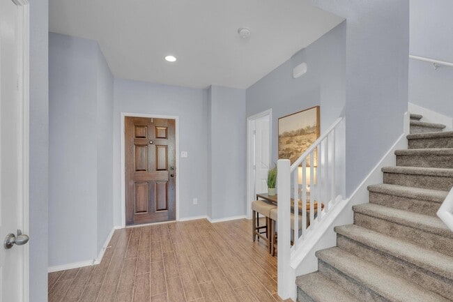 Building Photo - 5812 Pescia St