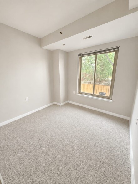 Building Photo - 7500 Woodmont Ave