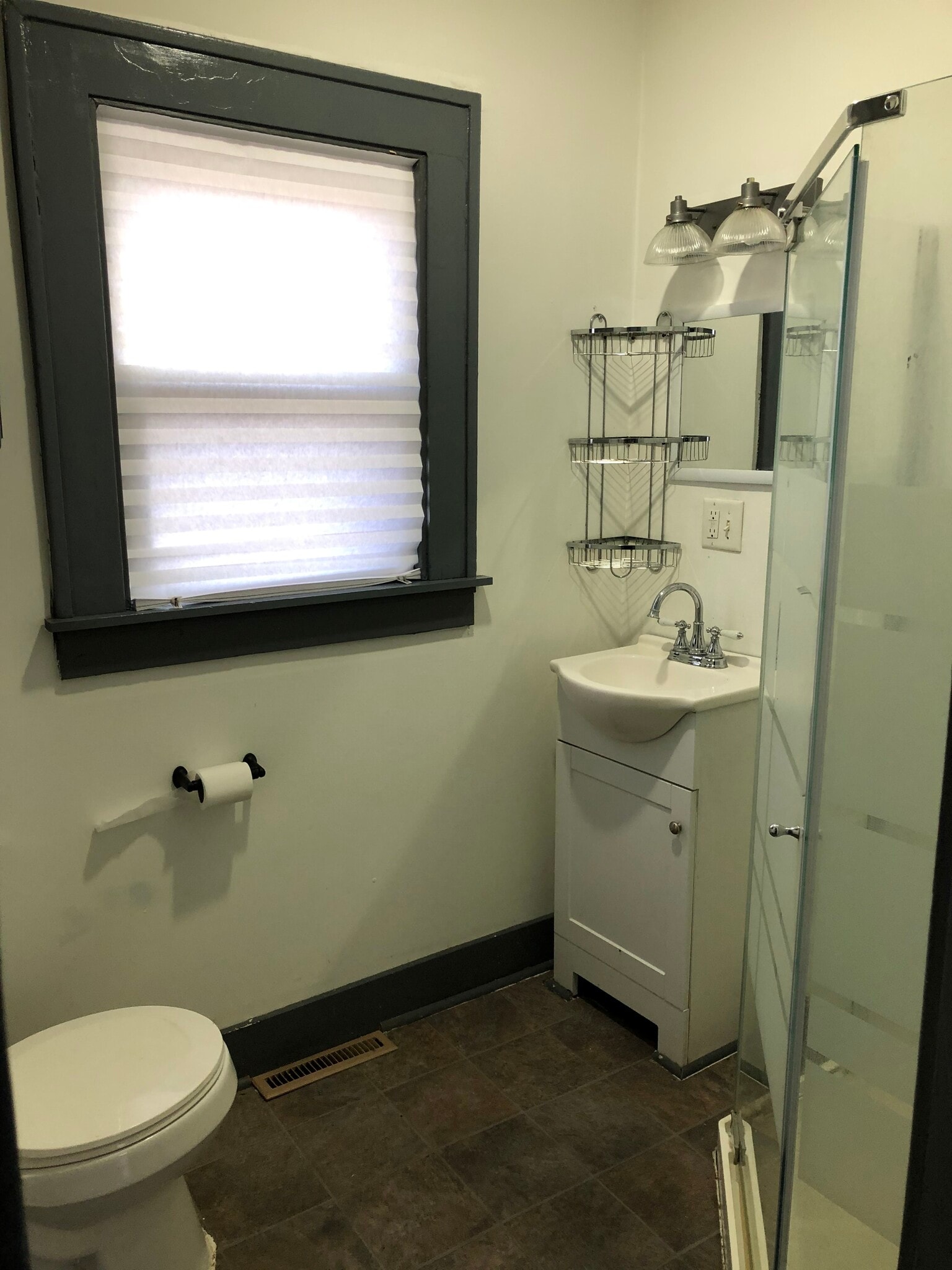 bathroom - 1629 Michigan st