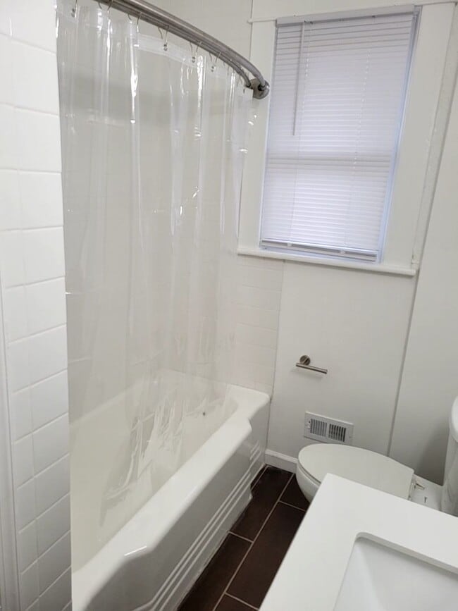 Building Photo - Charming 2-Bedroom Home in Norfolk