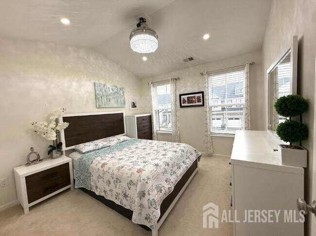 Building Photo - 21 Wisteria Ct