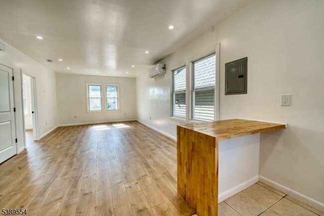 Building Photo - 55 Tappan St