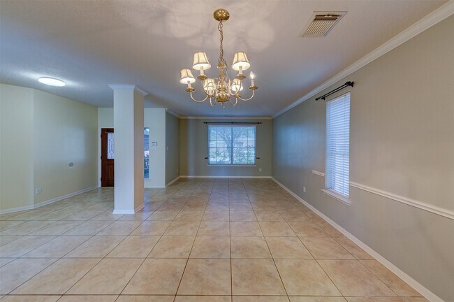 Building Photo - 2610 Ledgebrook Ln