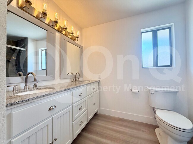 Building Photo - 12810 W Blue Bonnet Dr