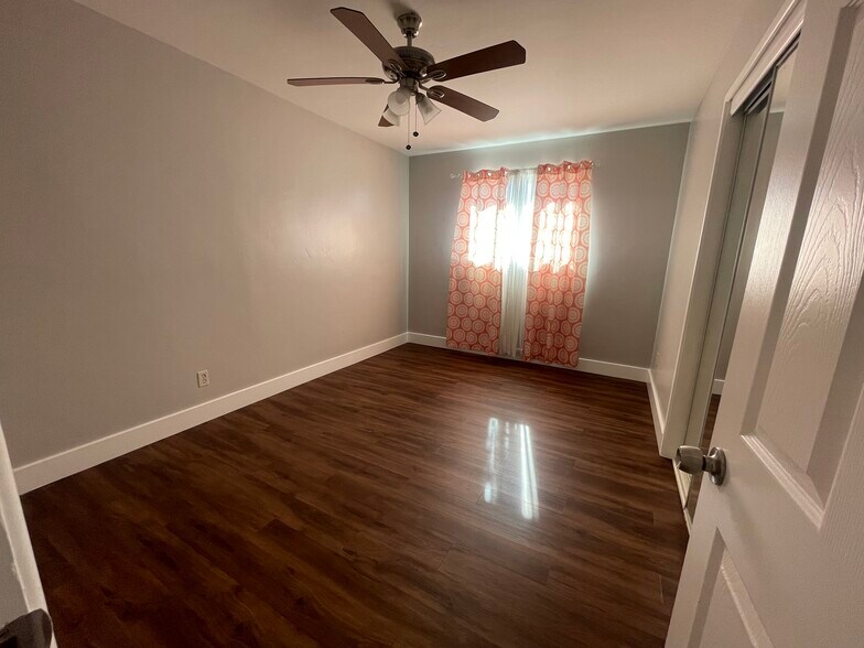 Bedroom #1 - 2118 W Glenn Dr