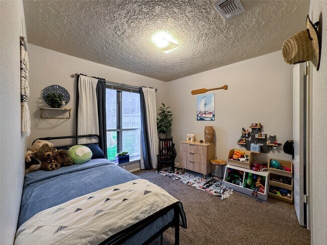 Building Photo - 2909 Laurelridge Dr