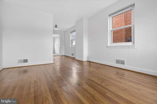 Building Photo - 4336 Dubois Pl SE