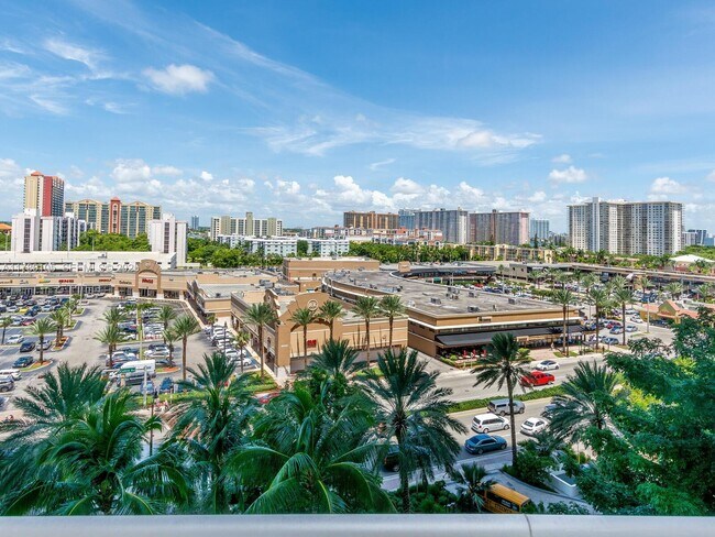 Building Photo - 16901 Collins Ave