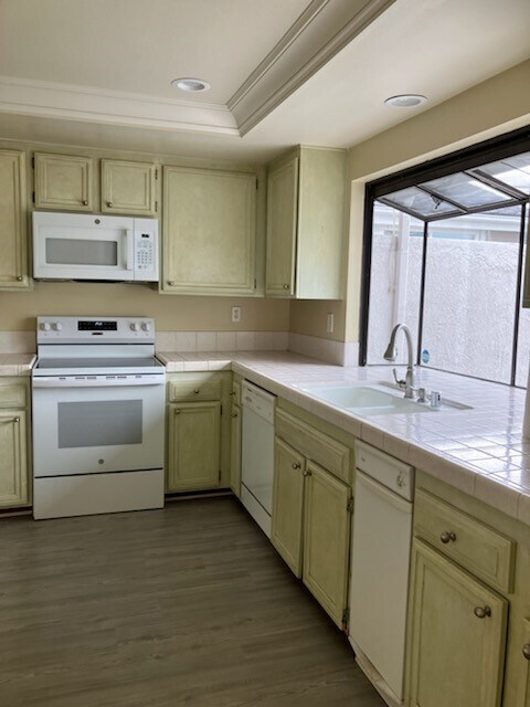 Building Photo - 24736 Meridian Dr