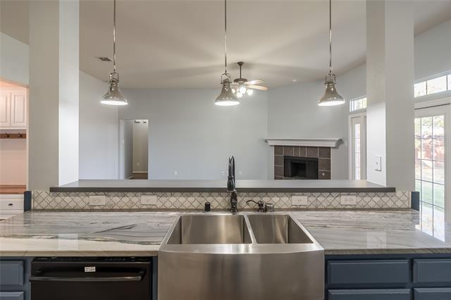 Building Photo - 15760 Scenic Rd