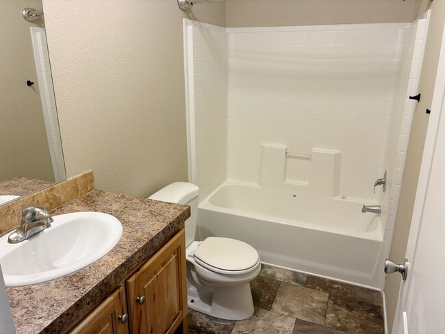 Building Photo - Beautiful 3 Bed, 2 Bath Home in Idaho Falls, Idaho!