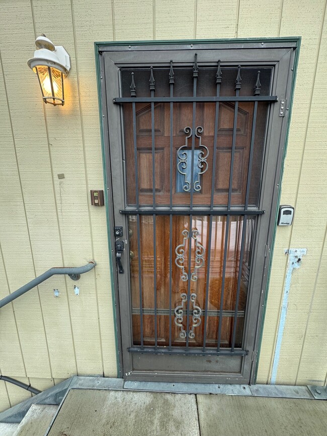 Building Photo - 4924 N Pearl St