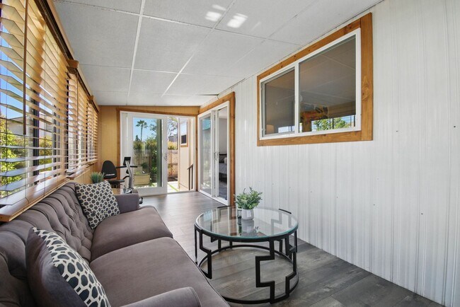 Building Photo - Highly Desirable Double Wide 55+ Home in Rancho Escondido!