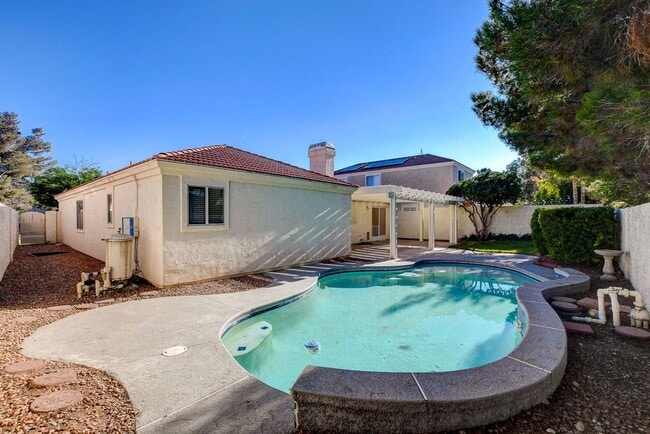 Building Photo - 3 bedroom single story in Desert shores!