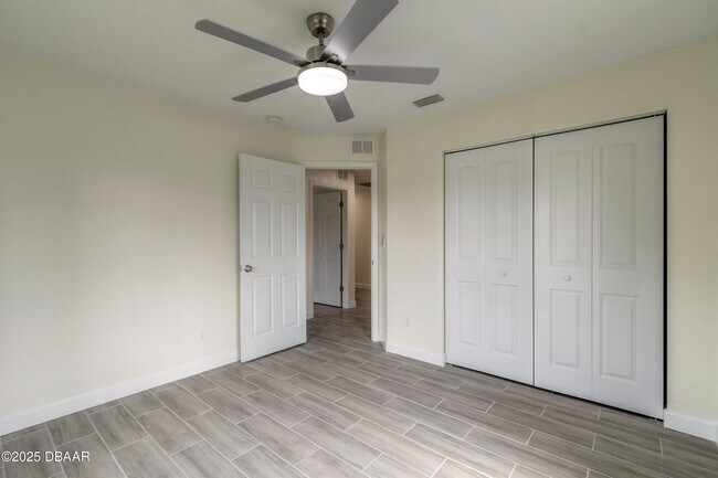 Building Photo - 1431 Victory Palm Dr