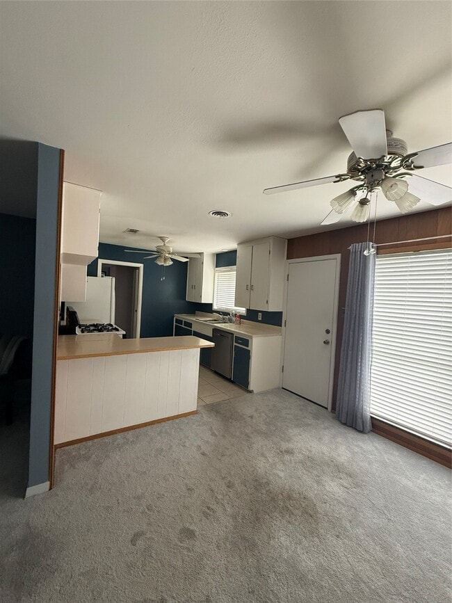 Building Photo - 7945 Cedel Dr