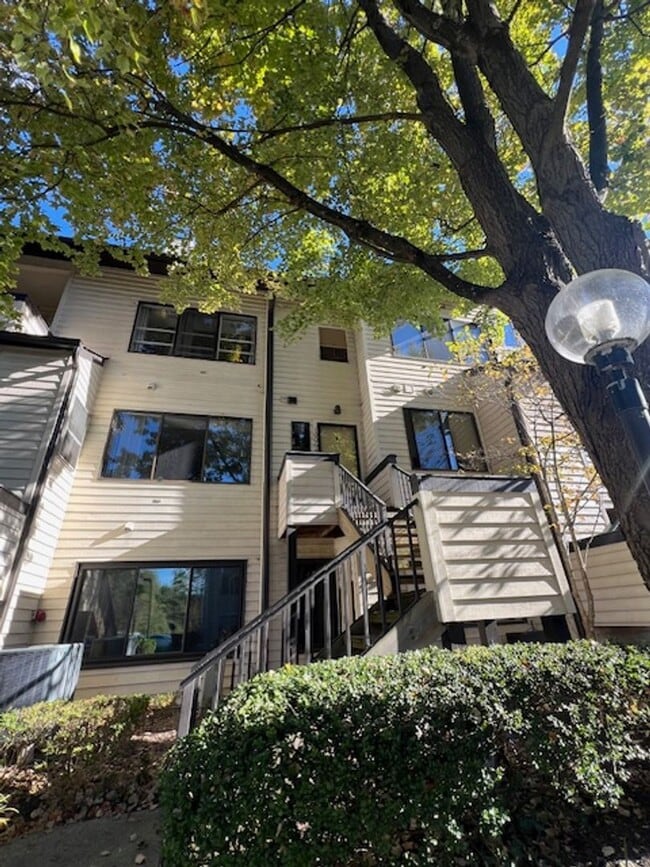 Primary Photo - CONDO WITH LOFT IN GAITHERSBURG