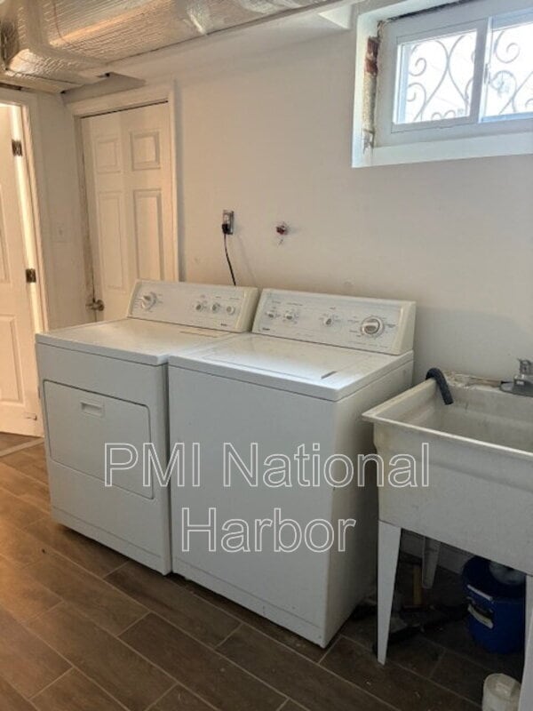 Building Photo - 1235 Chaplin St SE