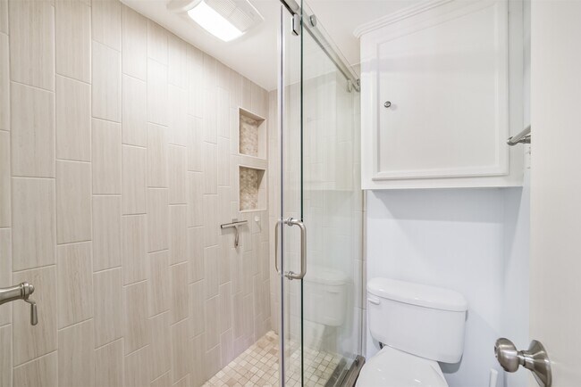 Building Photo - 4521 Acacia St