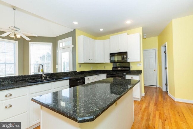 Building Photo - 180 Muirfield Ct