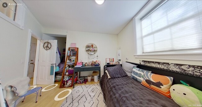 Building Photo - 67 Seeley St