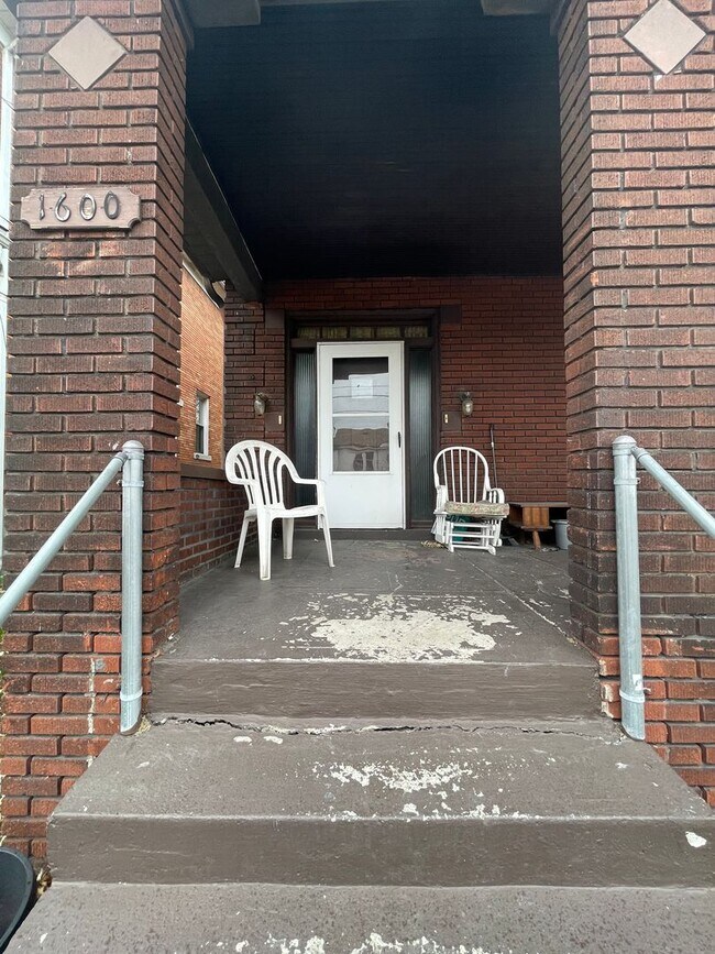 Building Photo - 1600 McClure St