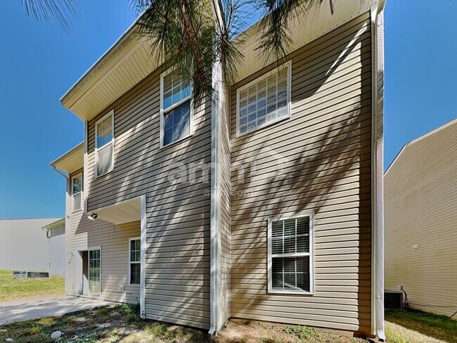 Building Photo - 2916 Filbert St