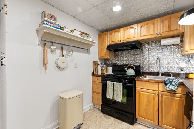 Building Photo - 302 K St