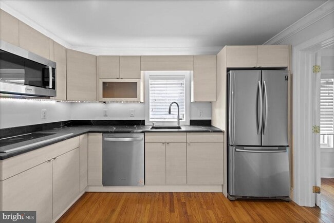 Building Photo - 182 W Court St