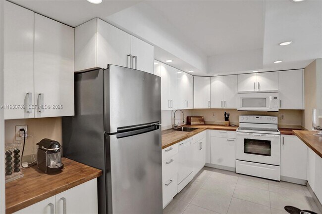 Building Photo - 19390 Collins Ave