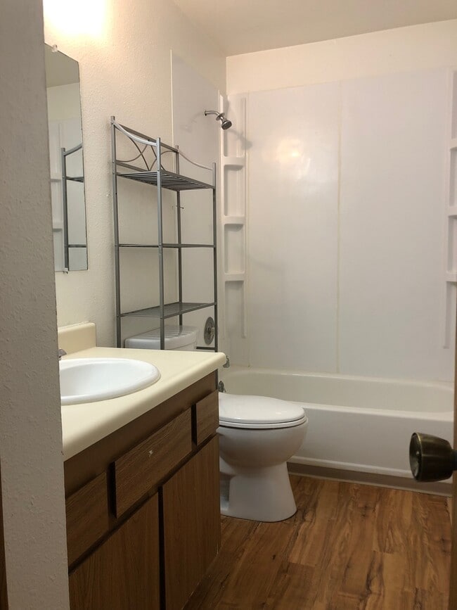 Building Photo - 546 Ouida Way