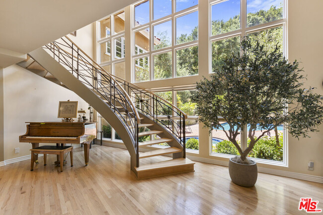 Building Photo - 3265 Mandeville Canyon Rd