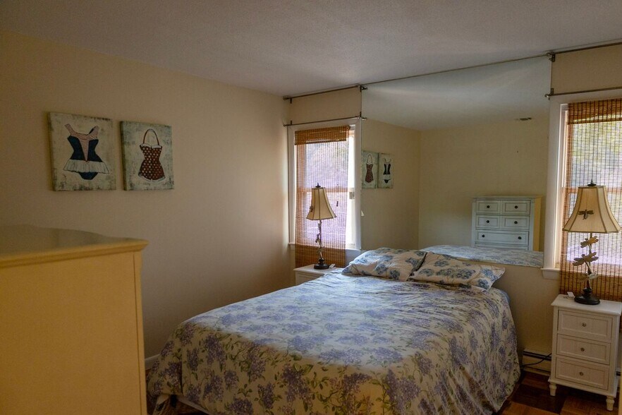 Building Photo - 18 Pinewood Shores