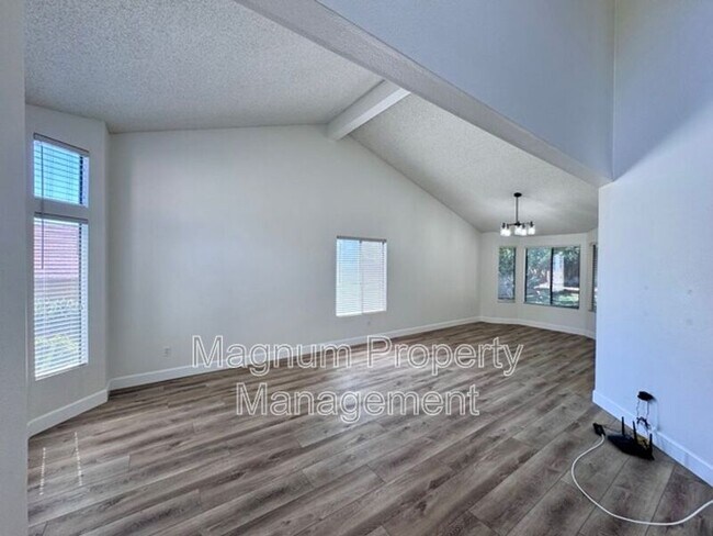 Building Photo - 41701 Riesling Ct