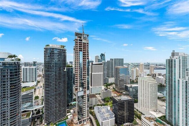 Building Photo - 1000 Brickell Plaza