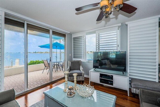 Building Photo - 6105 Bahia Del Mar Cir