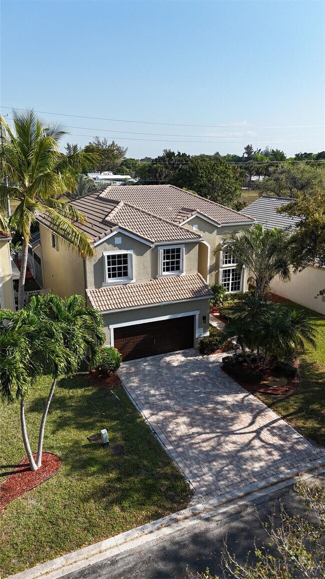 Building Photo - 6733 NW 81st Ct