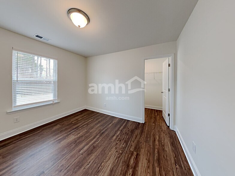 Building Photo - 502 Cash Cir