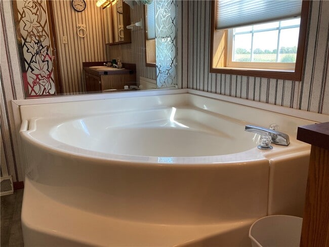 Building Photo - 1447 Rochester St