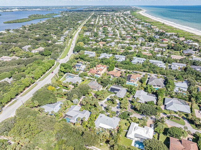 Building Photo - 1425 Treasure Cove Ln