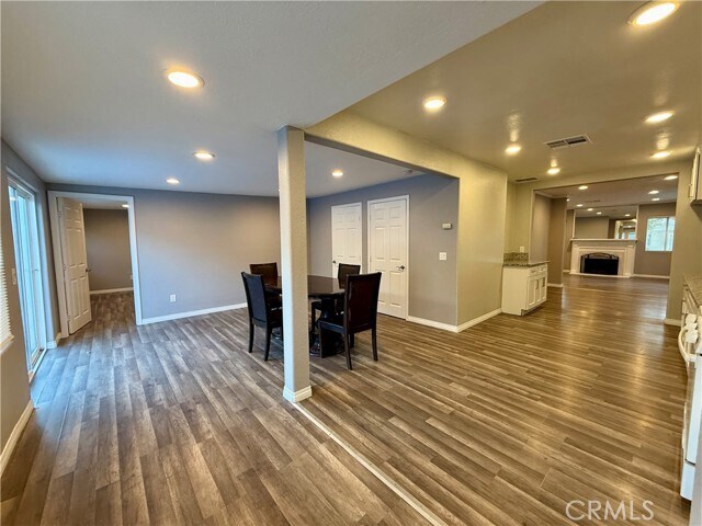 Building Photo - 732 Niles St