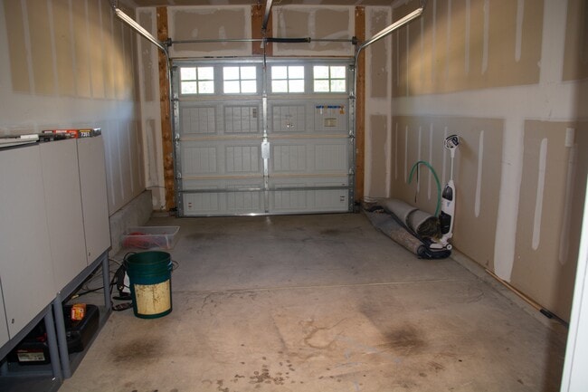 Building Photo - 122 Tuftin Dr