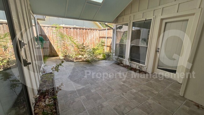 Building Photo - 2212 Canyon Valley Trail