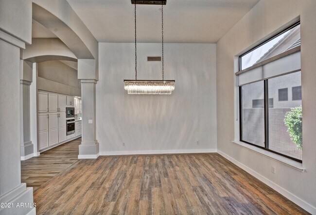 Building Photo - 13059 E Poinsettia Dr