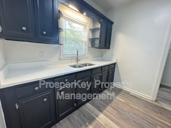 Building Photo - 3915 Woodruff Rd